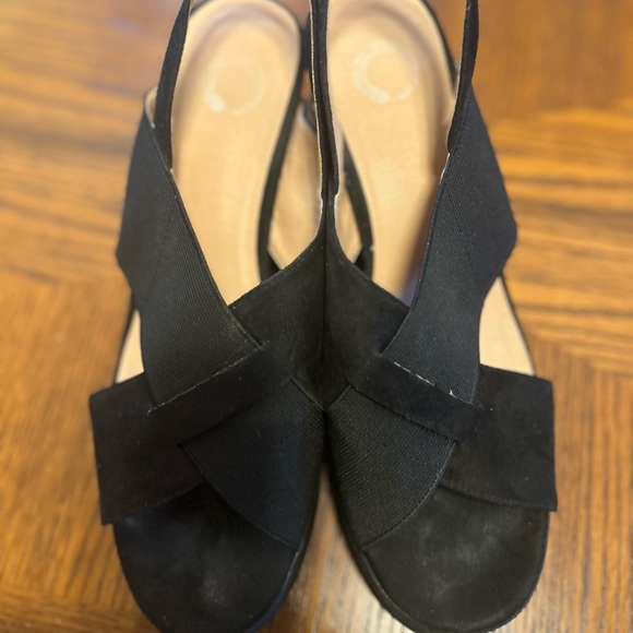 Journee Collection Women's Ronnie
Wedge Sandal, Size 9, Very Good Condition - Picture 11 of 13